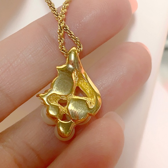 Christian Dior Pearl Rhinestone Gold Tone Pendant Necklace- GREAT CONDITION - Picture 5 of 9